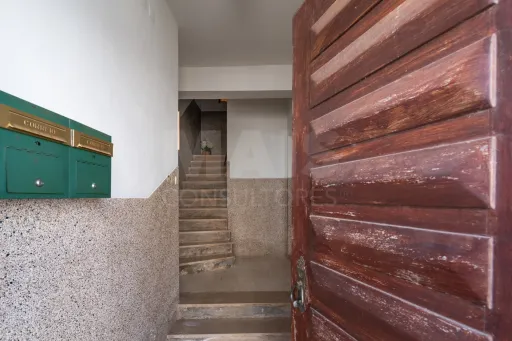 Prédio em propriedade total, localizado numa zona central da Lourinhã,