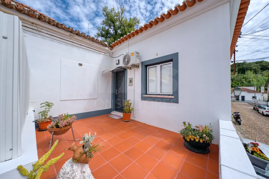 Moradia T3 renovada centro de Coruche