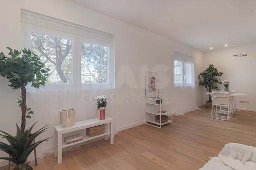 Unique Opportunity - Renovated T2 in Praça São João Batista