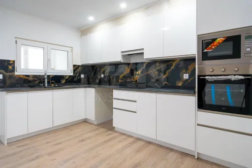 Fully refurbished 3-bedroom villa with suite and private outdoor space, in Salvaterra de Magos