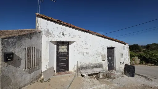 House for restoration in Chã- Sobral de Monte Agraço