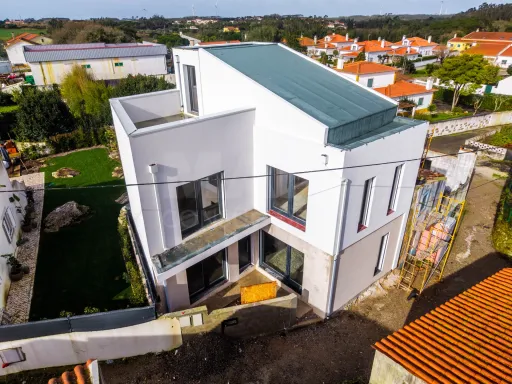 Moradia T3 NOVA C/ Terraço, Reguengo Pequeno, Lourinhã