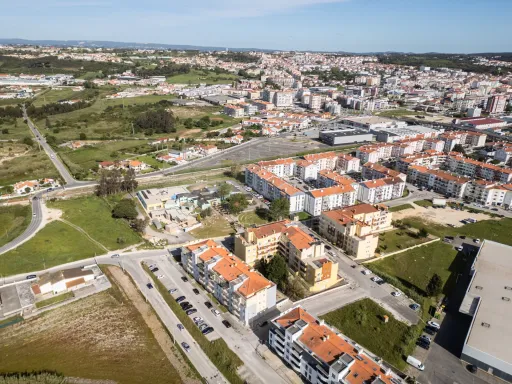 Apartamento T2 com garagem