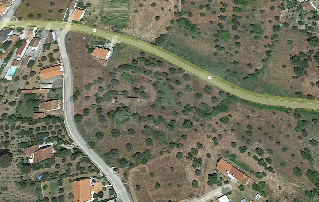 Casa para Recuperar com Terreno 3.200m² – Ferrasteira, Mouriscas
