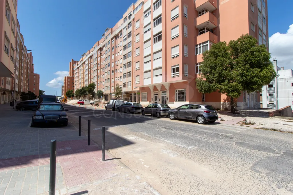 Apartamento T2 | Avenida de Fitares  - Rinchoa – Rio de Mouro - Sintra