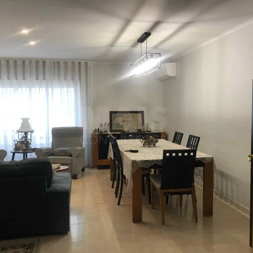 3+1 bedroom apartment in Montijo with parking space