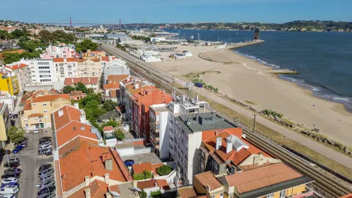 T3 Dafundo com Vista Frontal Rio Tejo Elevador e Garagem