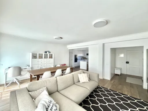 Apartamento T3 totalmente remodelado em Samora Correia
