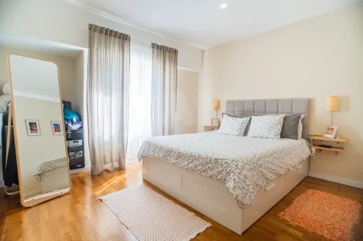 Fully Renovated 3-Bedroom Apartment in a Building with 2 Elevators