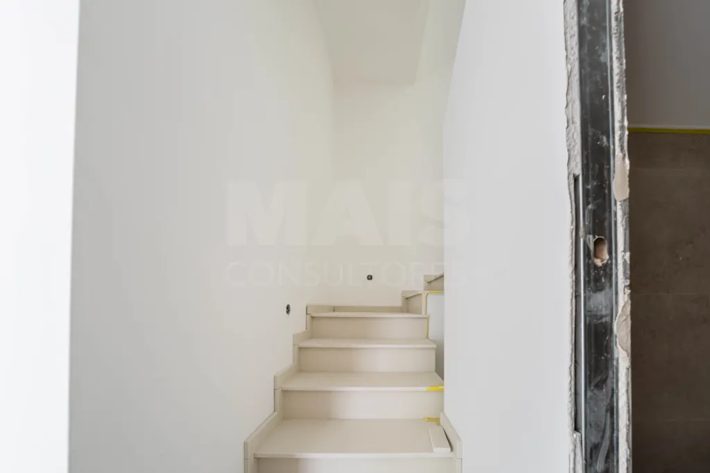 Modern New 3 Bedroom Villa with Pool in Ferrel