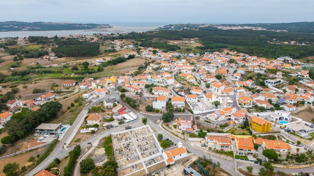 Moradia T3 de Requinte e Qualidade com Terreno no Nadadouro