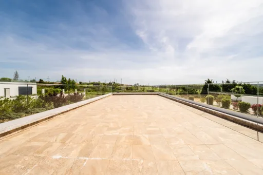 Moradia Contemporânea de Luxo com Vista Barragem, Piscina e 3.000m² Urbanos | Peniche