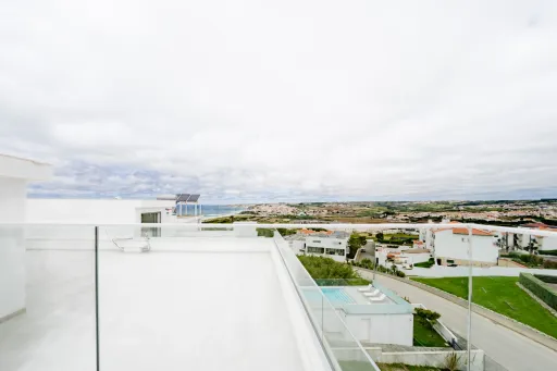 Moradia T3 Nova C/ Vista Mar, Piscina e Garagem, Areia Branca, Lourinhã