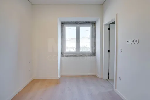 Apartamento T3 Renovado na Cova da Piedade