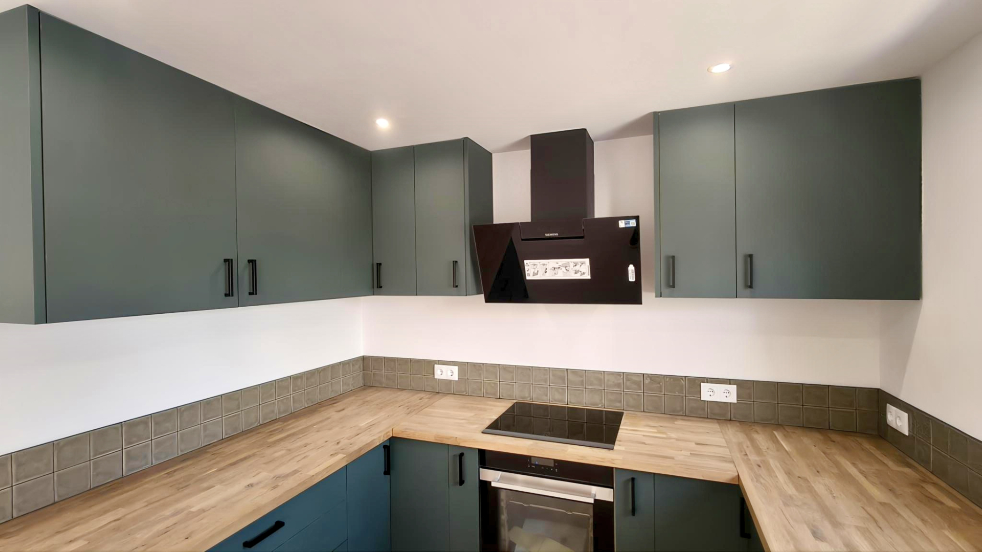 Single-Story 2-Bedroom + 1 House with Pool, Outbuilding, and 3,476 m² Lot | Comfort, Privacy, and Quality of Life