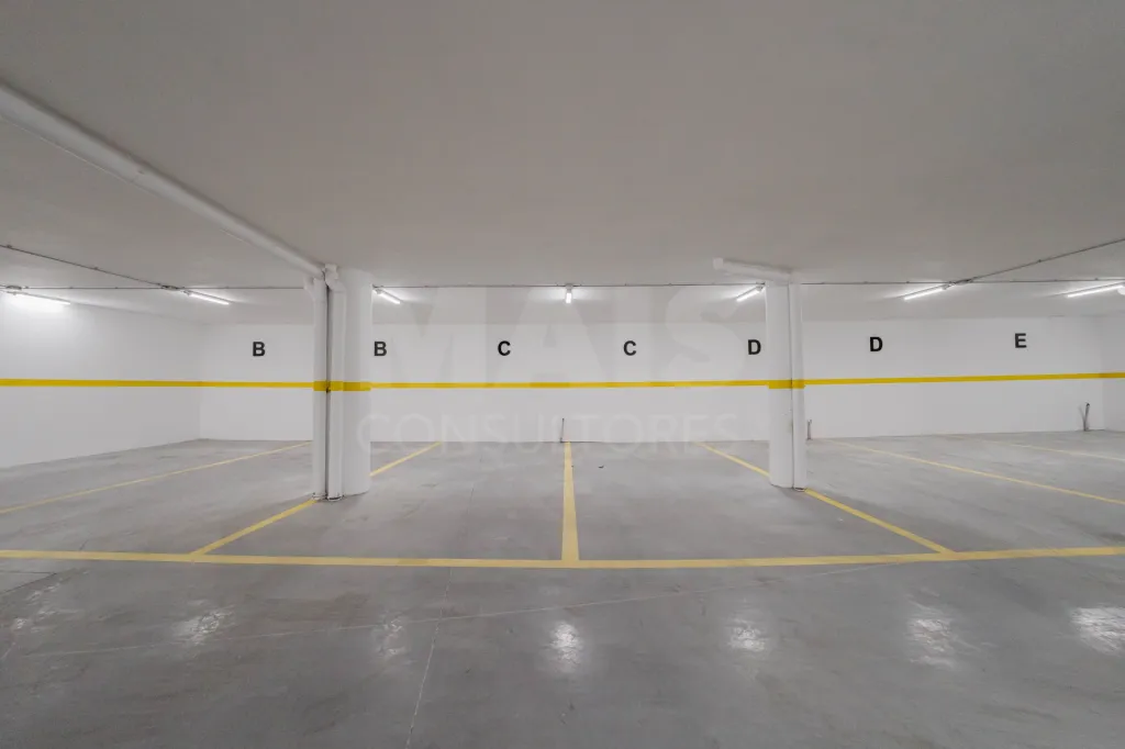 Apartamento T2 com 2 lugares de garagem