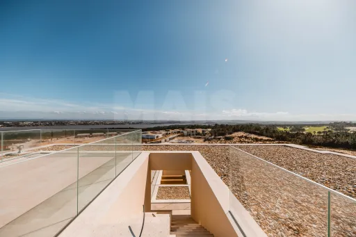 Moradia T5 com Piscina - Vista Golfe e Mar