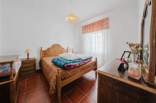 Moradia T2+1 com Logradouro