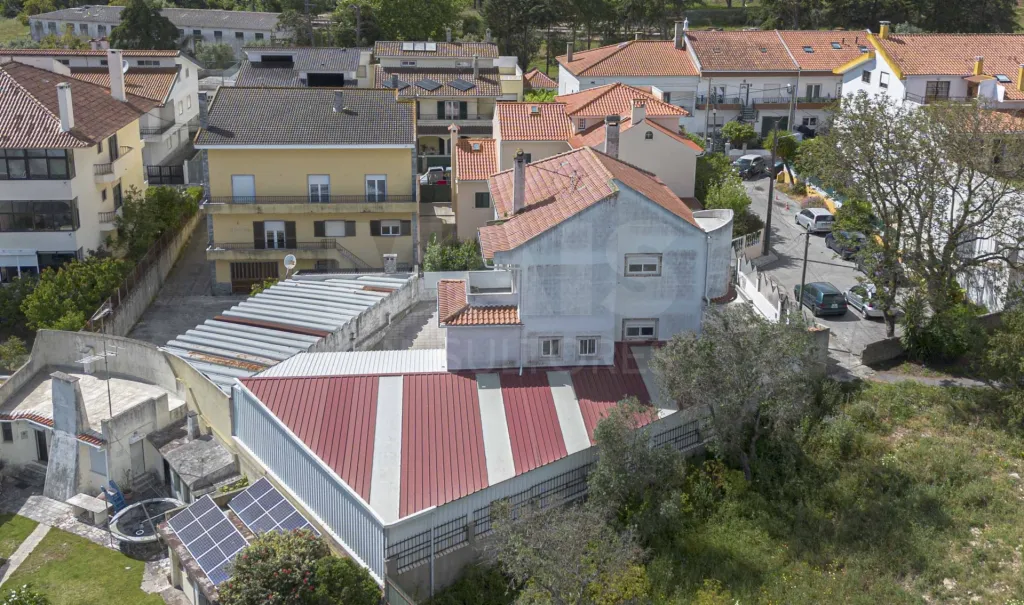 Moradia T5, com garagem e espaço exterior, Caneças