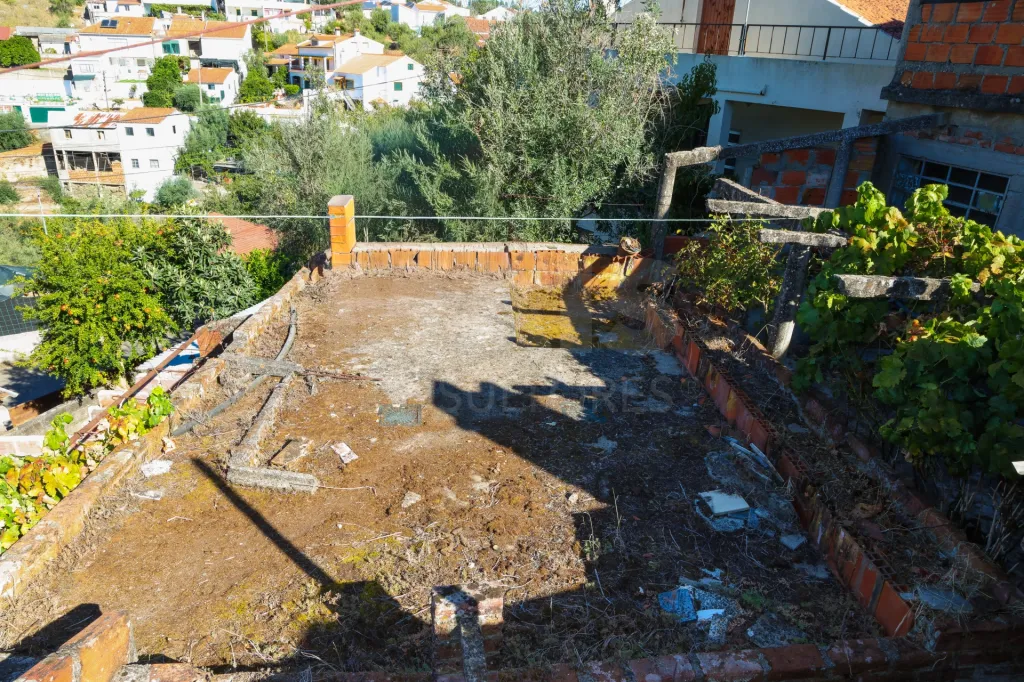 Oportunidade de Investimento: Moradia T6 junto à Praia Fluvial de Ortiga