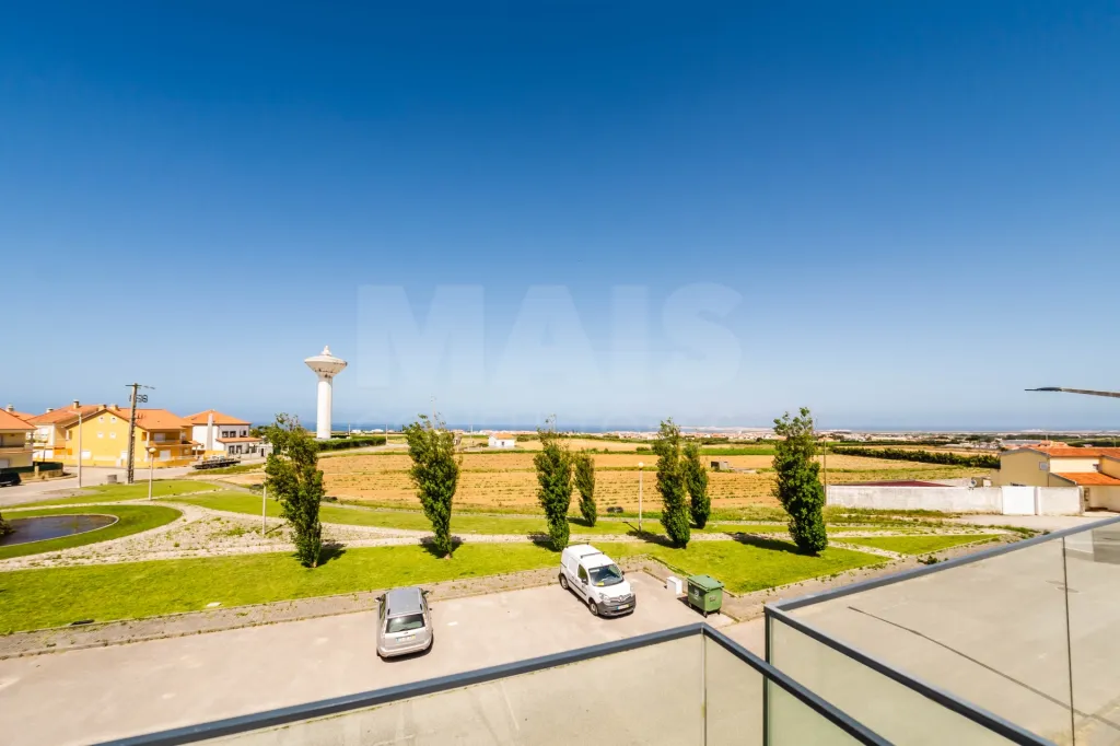 Moradia T3+2 Moderna com Vista Mar e Terraço Panorâmico