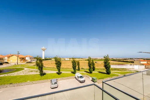 Moradia T3+2 Moderna com Vista Mar e Terraço Panorâmico