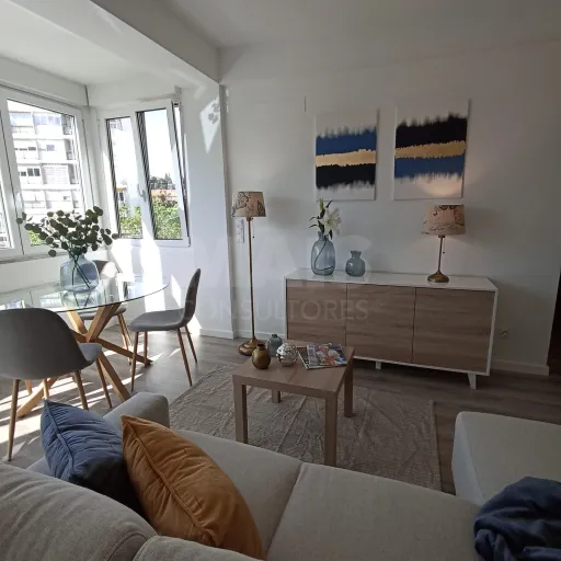 Apartamento T3 Lisboa Benfica com Varanda