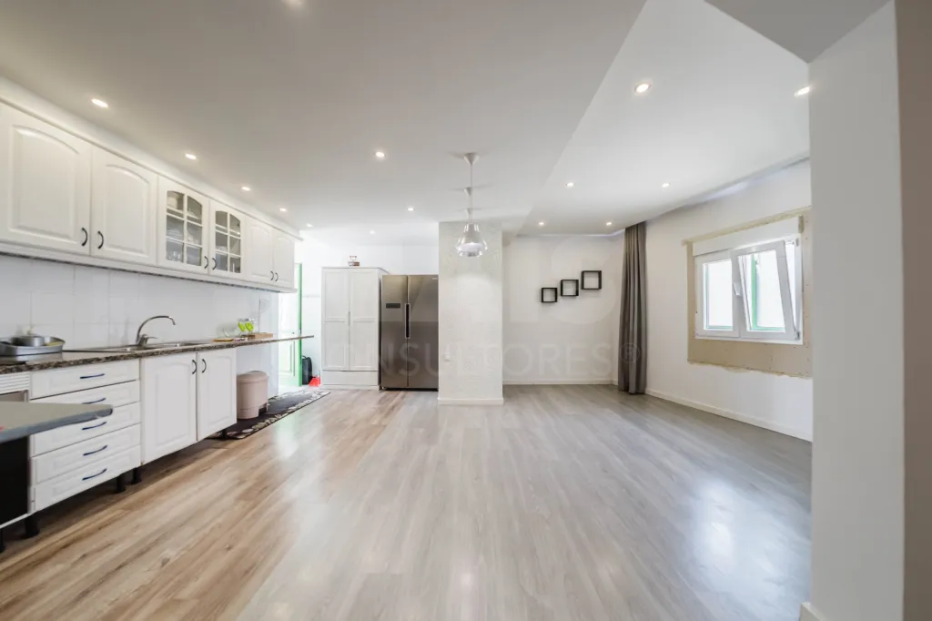 Apartamento T3 c/ terraço privado