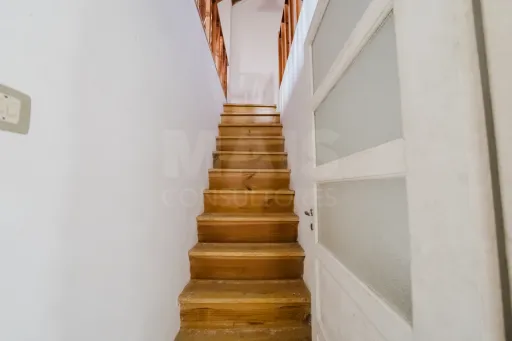Moradia inserida num amplo terreno com 4.730 m²