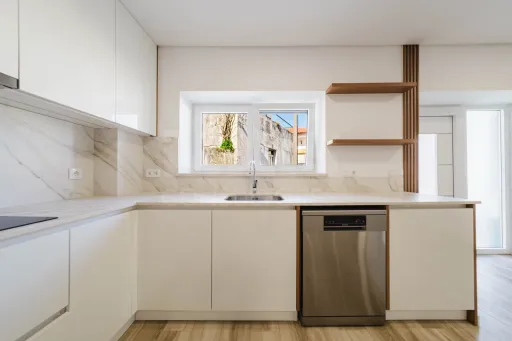 Moradia Remodelada T3 com terraço e pátio no Pó