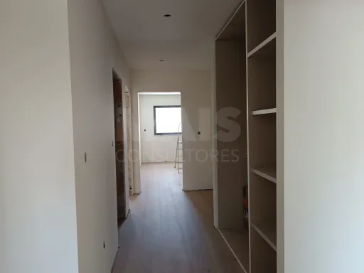 Apartamento T3 com varanda - Rinchoa - Rio de Mouro
