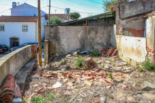 House with Patio for Total Renovation in Vale Benfeito