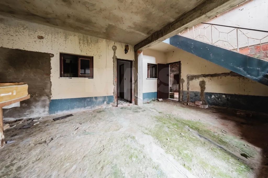 Moradia com 1.040 m² de Terreno no Seixal, Lourinhã