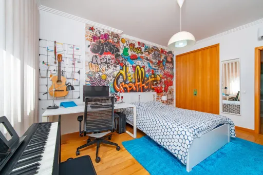 Moradia T3 totalmente remodelada no Condomínio Villas de Samorena em Samora Correia