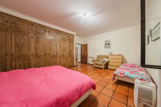 Propriedade única, a apenas 2 km de Alcobaça, com mais de 30.000 m² de terreno