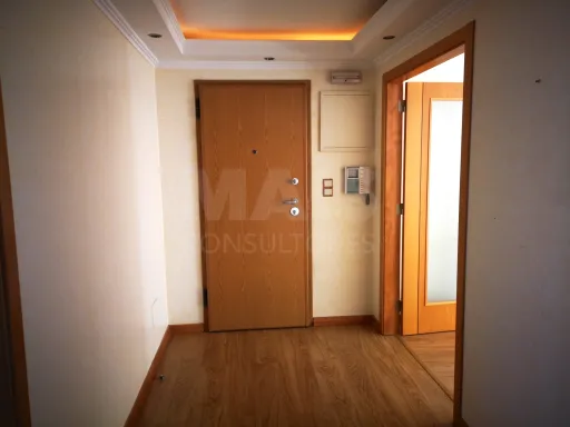 Apartamento T1 com terraço de 28 m² no Murganhal, Caxias
