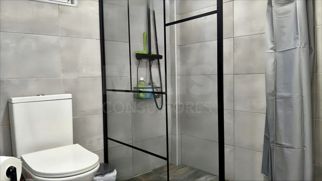 MORADIA T3 Remodelada, Mobilada c/ Suite Master, Terraço, Garagem, Vista Serra, Perto das Praias!