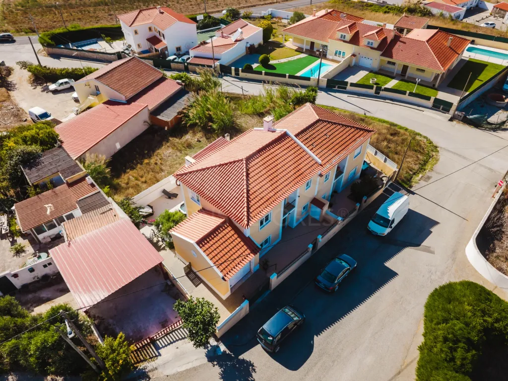 🏡 3-Bedroom House—Furnished and Fully Equipped | Jacuzzi | Garage | Backyard