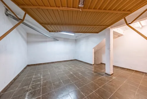 Apartamento T3 Renovado com Garagem Box – Cidade Nova, Caldas da Rainha