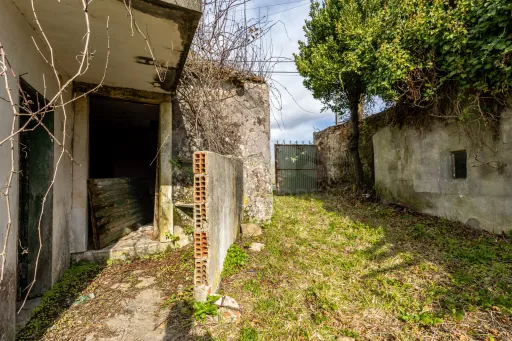 Moradia Térrea para Reabilitar com Terreno, Vista Mar e Vista Sítio da Nazaré – Bárrio, Alcobaça