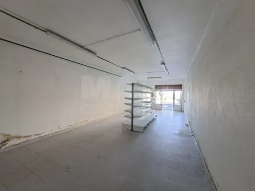 Commercial space with 77,5 m² in Peniche