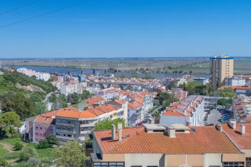 Vista Rio + Espaço Extra – O T2+1 que Vais Querer a 25 Minutos de Lisboa