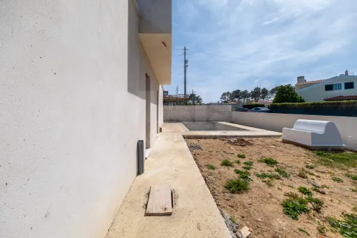 Moradia T3 (3 Suítes) com piscina - Salir do Porto