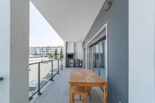 T3 Premium Seminovo com Varanda Excecional – Garagem - Elevador - Acesso Privilegiado a Lisboa
