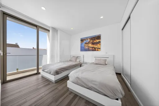 Moradia T4 com Piscina e Rooftop a minutos da Praia | Salir do Porto