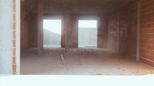 Moradia T3+1 junto praias | Garagem + logradouro privado | Terraço panorâmico sobre o mar