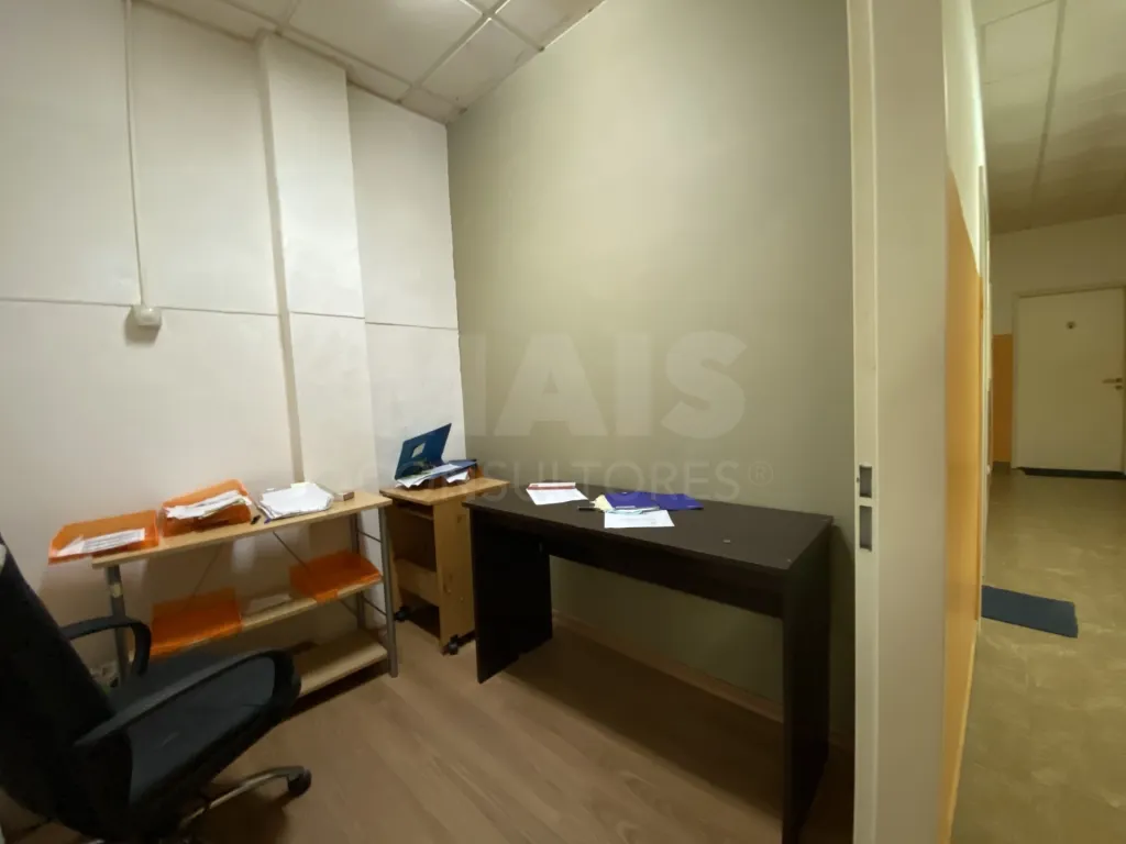 Espaço Comercial com escritórios e Armazém