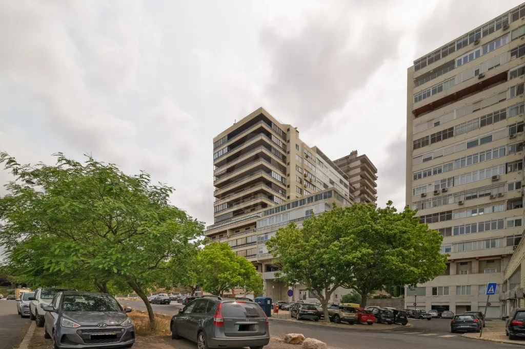 Apartamento T4 nas Torres do Restelo