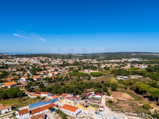 Lote Terreno com projeto aprovado para moradia T3 com Piscina