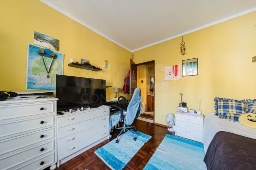 Spacious 3-Bedroom Apartment in Downtown Lourinhã with a Balcony and Terraces